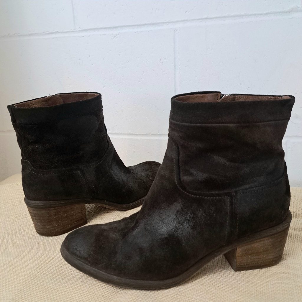 Donald J. Pliner Darua Western Couture Collection Brown Suede Bootie 6.5